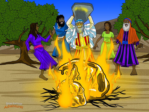 Deus viu o que estava acontecendo no acampamento. Ele disse a Moisés: “Veja! Seu povo está adorando um bezerro de ouro. Deixe-Me a sós. Talvez eu devesse eliminá-los e começar de novo com você.” Moisés implorou a Deus para não matar os israelitas. “Por favor, não destrua o Seu povo que tirou do Egito. Lembre-se de sua promessa a Abraão, Isaque e Jacó, de que faria deles uma grande nação.” <br/>Deus ouviu o clamor de Moisés e ficou satisfeito. Ele permitiu que os israelitas se comportassem mal para testar o coração de Moisés. Ele mudou de ideia sobre julgar o povo. <br/>Moisés ficou feliz com a decisão de Deus. Mas ele ainda não estava feliz com o comportamento dos israelitas. Ele colocou as tábuas de pedra debaixo dos braços e correu montanha abaixo até o acampamento. <br/>Quando Moisés viu o povo adorando um falso Deus, ele ficou furioso e jogou as tábuas no chão, quebrando-as em pequenos pedaços. “Por que você fez esse bezerro de ouro?”, perguntou ele a Arão.<br/>Arão abaixou a cabeça com vergonha. “Você sabe como são as pessoas. Você sumiu por um tempo. O povo ficou com medo, então peguei o ouro deles e joguei no fogo e saiu este bezerro.”<br/>Moisés estava furioso. Ele ordenou que o bezerro fosse derretido e depois triturado até virar pó. Depois disso, ele despejou o pó na água e ordenou que os israelitas a bebessem para puni-los pelo que tinham feito. – Slide número 12