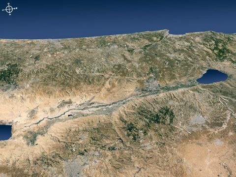 Israel central avistado do leste em direção oeste, cruzando o vale do Jordão em direção ao Mar Mediterrâneo. – Slide número 8