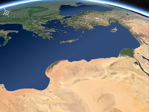 Vista aérea da linha costeira do Mar Mediterrâneo avistada a partir do sul em direção ao norte. – Slide número 18
