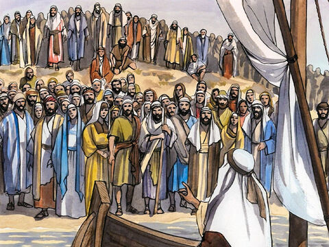 E Jesus, assentando-se, ensinava do barco a multidão. – Slide número 4