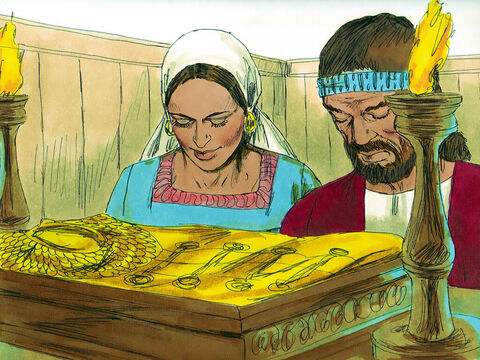 Gideão transformou o ouro em um éfode, que colocou em sua cidade natal, Ofra. No entanto, os israelitas começaram a adorar o éfode e ele se tornou uma armadilha para Gideão e sua família. – Slide número 9