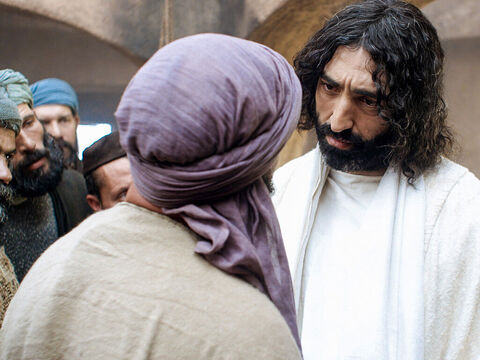 Então Jesus disse a Tomé: <br/>– Você acredita porque me viu... – Slide número 11