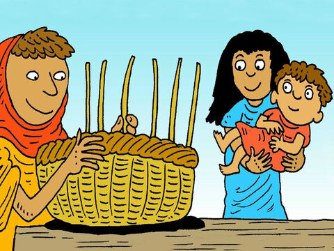 Logo, o bebê ficou grande demais para ser escondido. A sua mãe fez uma caminha especial, em uma cesta, para que o bebê boiasse pelo rio Nilo até um lugar seguro.<br/>– Deus vai cuidar dele – ela disse. – Slide número 3