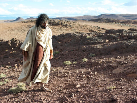 Jesus foi conduzido pelo Espírito Santo ao deserto para ser tentado pelo diabo. – Slide número 1