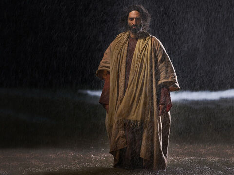Pouco antes do amanhecer Jesus foi até eles, caminhando sobre a água. – Slide número 4