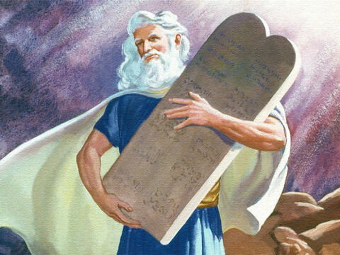 Para confirmar as palavras que Ele falara ao povo, Deus deu a Moisés duas tábuas de pedra sobre as quais o próprio Deus escrevera os Dez Mandamentos. – Slide número 39