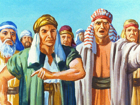 Os filhos de Israel gritaram com Moisés e disseram que preferiam ter ficado no Egito como escravos do que serem mortos aqui no deserto pelo exército egípcio. – Slide número 28