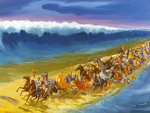 Nesse momento, o Senhor fez várias coisas acontecerem: as rodas saíam das carruagens, havia confusão e pânico nas fileiras do exército egípcio. – Slide número 40