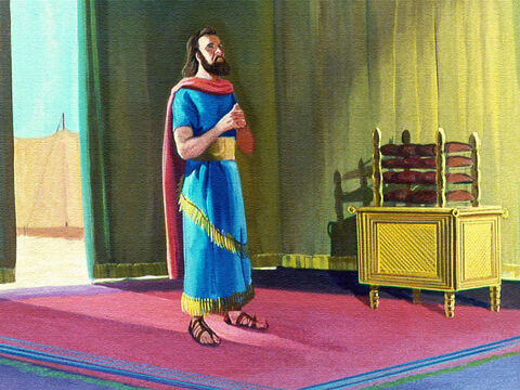 Moisés falou com o Senhor sobre a reclamação deles, e Deus lhe disse o que fazer:<br/>– Reúna o povo e fale à rocha e ela jorrará água. – Slide número 8