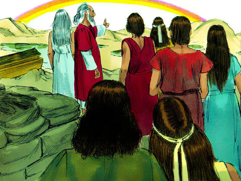Deus colocou um arco-íris no céu. Deus então disse a Noé: “Este arco-íris é o sinal da minha promessa de nunca mais inundar a terra inteira”. – Slide número 24