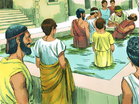 Muitos outros em Corinto também ouviram Paulo, tornaram-se crentes e foram batizados. – Slide número 7